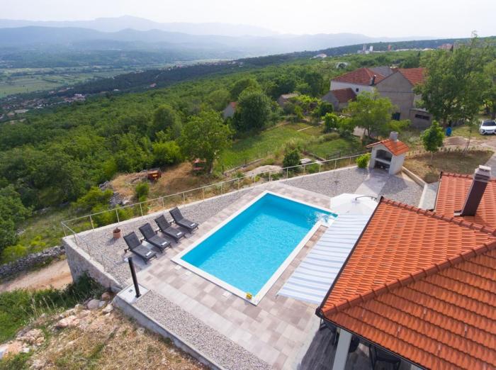 Villa Toni, villa in Imotski, private pool, barbeque, private parking