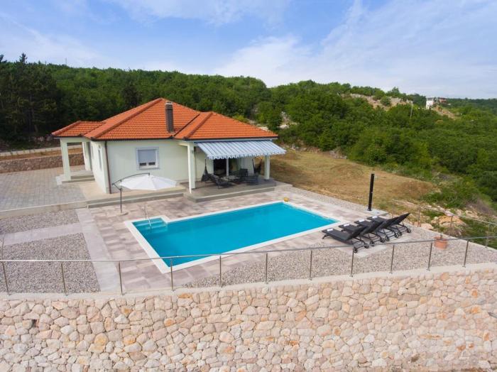 Villa Toni, villa in Imotski, private pool, barbeque, private parking