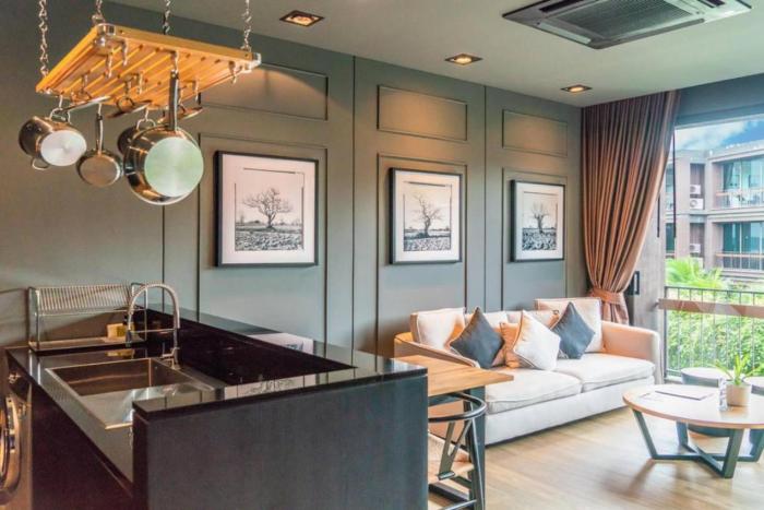 Luxury King Bed Apartment with Pool View and Sauna