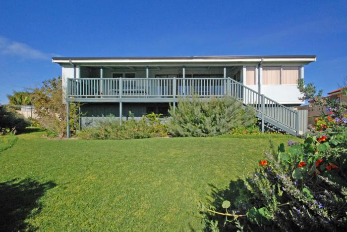 Beachfront Cottage on the Park