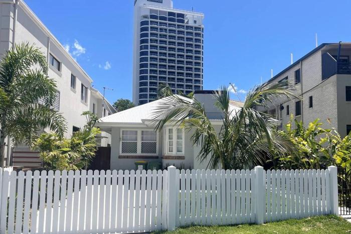 Beach House 100ms to Beach Freshly RenovatedNew Appliances