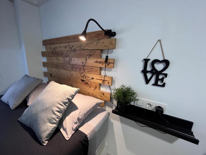 Miniestudio close centre