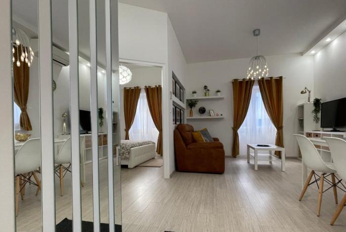 Gold Blanc Luxury Apartment