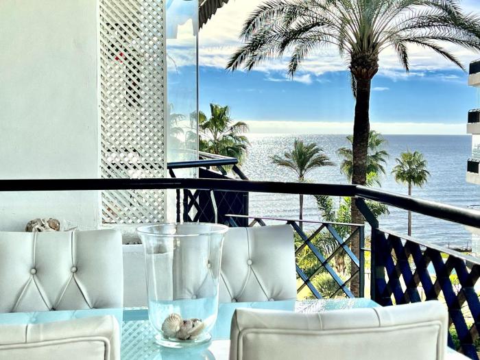 MI CAPRICHO 3-5 BEACHFRONT- Apartment with sea views in Costa del Sol