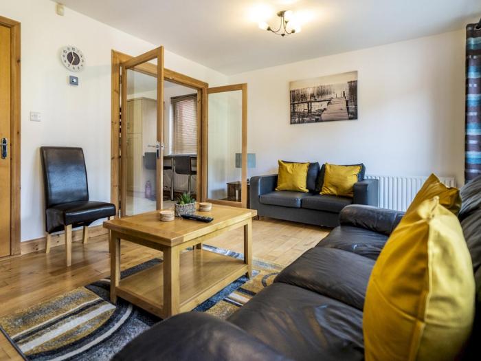 Lovely 4BR Home w Garden 7 Min from City Centre - Pass the Keys