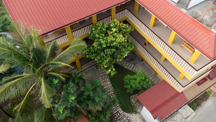 Speed 8 Inn Moalboal