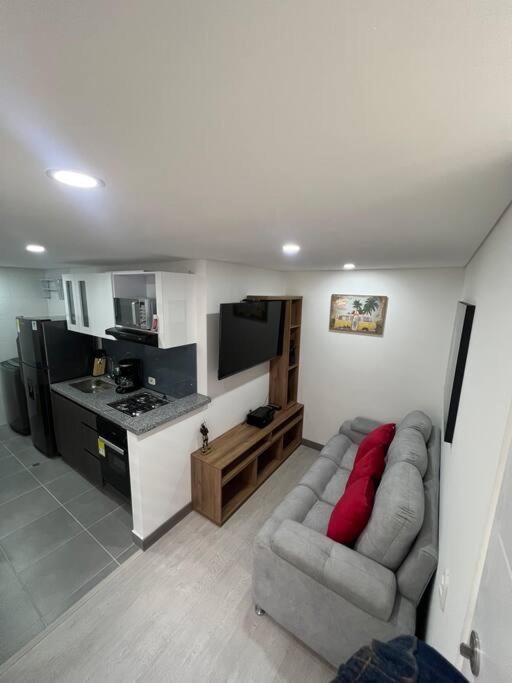 Apartaestudio amoblado, Edificio Avanzzare T1-603