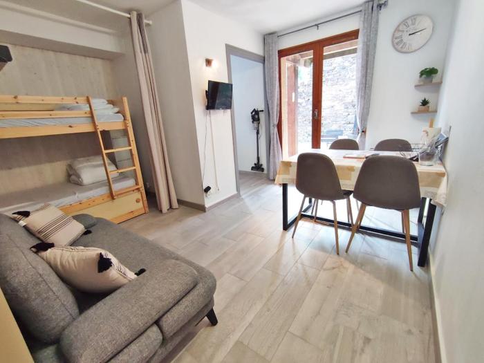 Le reflet des montagnes, studio, centre Luchon, 4 personnes