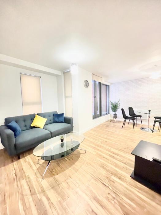 Lovely 2 - bedroom condo in Manchester City centre
