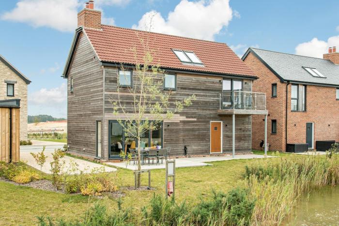 Lakeside property with a Spa on a nature reserve Wildside WI15