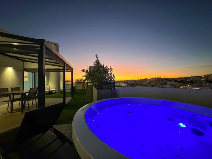 Luxury Penthouse Apartment Private Jacuzzi, Albufeira