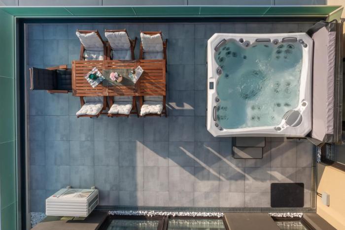 Centropolitan Penthouse - Jacuzzi - 2 Free Parking - Self Check-In