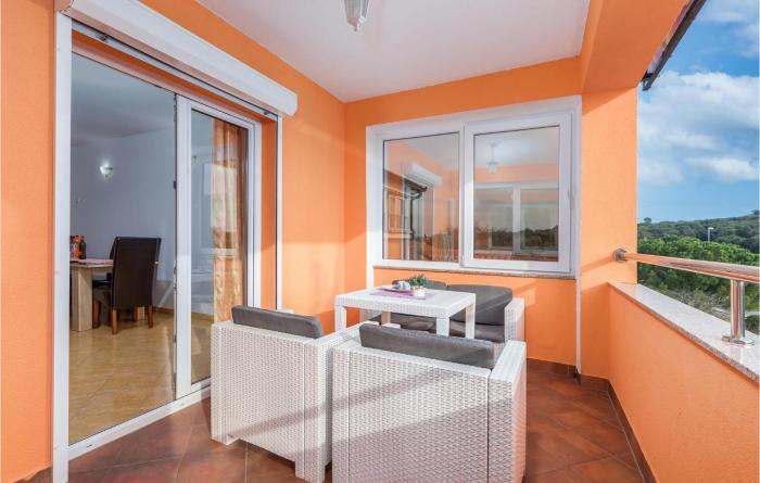 Amazing Apartment In Pula With 2 Bedrooms And Wifi