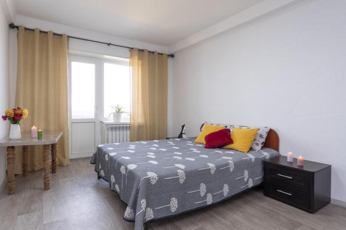 Світла, комфортна квартира біля метро Мінська