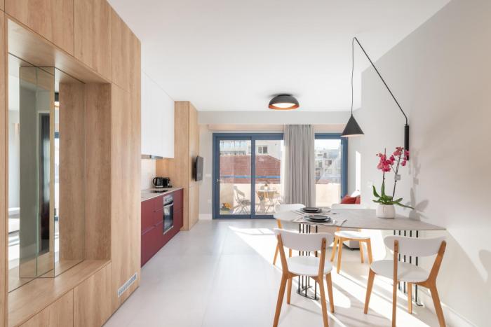 Evans Luxurious Apartment 3