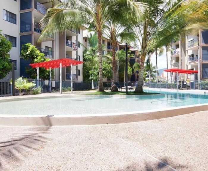 3 bedroom 2 bath apartment in Cairns Queensland