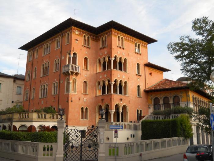 studio-apartment with small garden