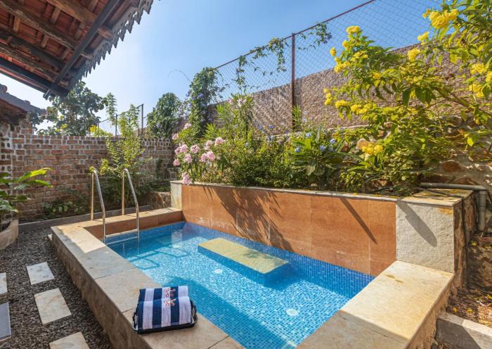 SaffronStays Lake House Marigold - 4 individual cottages with plunge pools near Sula Vineyard, Nashik