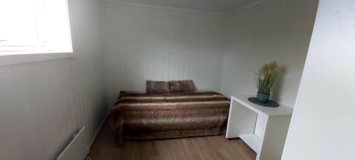 Aurora rooms in shared apartment nr2 We are doing privet Northen lights trips, reindeer trip and Fjord sommaroy trip