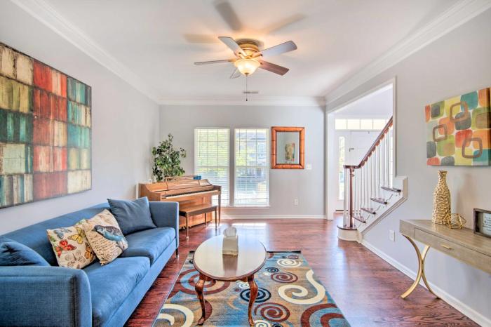 Chic Gastonia Home with Deck, Fire Pit and Grill!