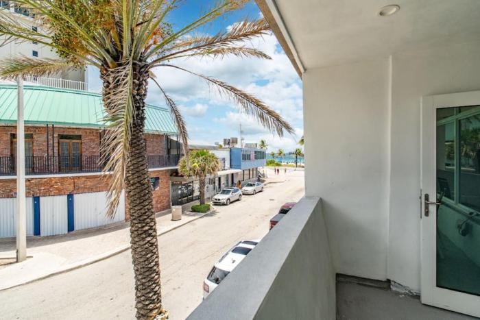 The Purple Pelican Beachfront with Ocean Balcony Unit 2