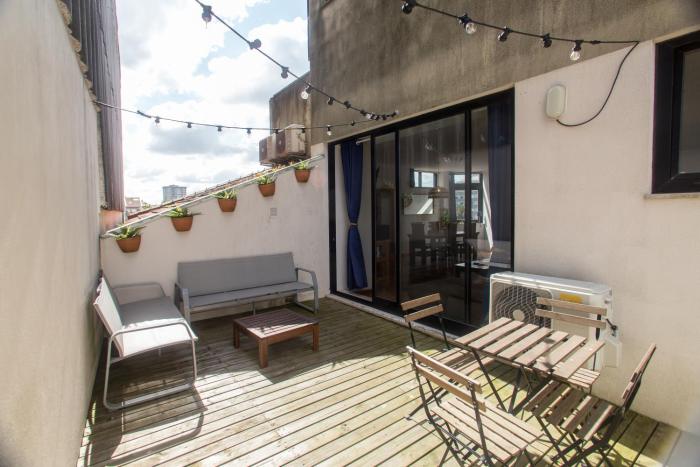 Republica Square Apartment by Porto City Hosts