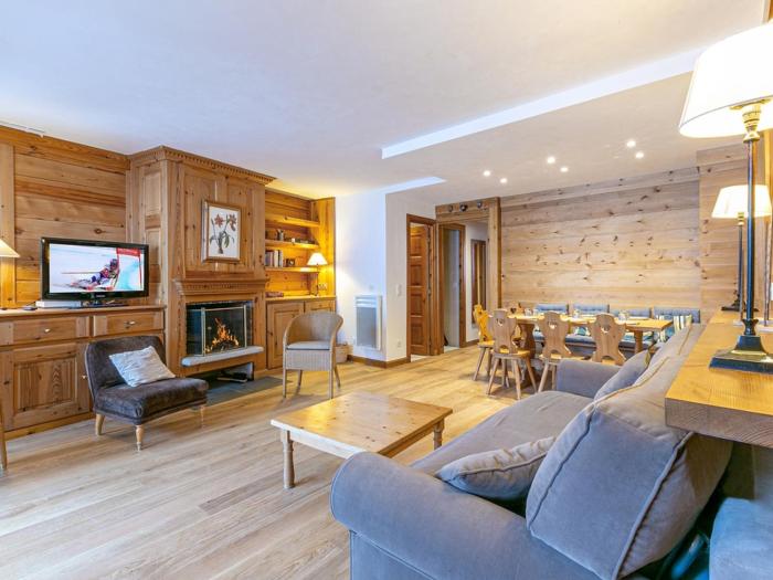 Appartement skis aux pieds avec balcon, cheminée et parking - Méribel - FR-1-613-3