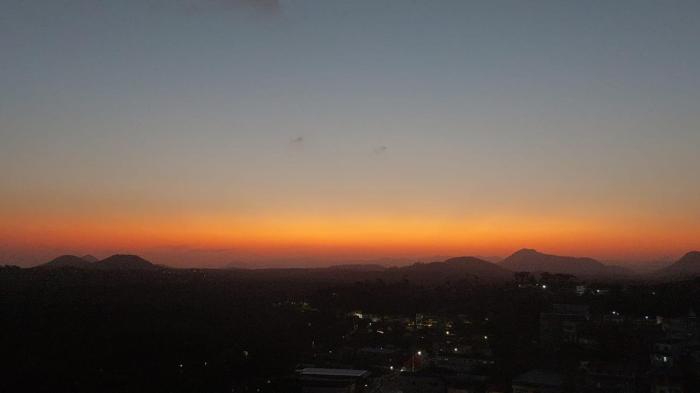 Apartamento aconchegante, linda vista e com garagem