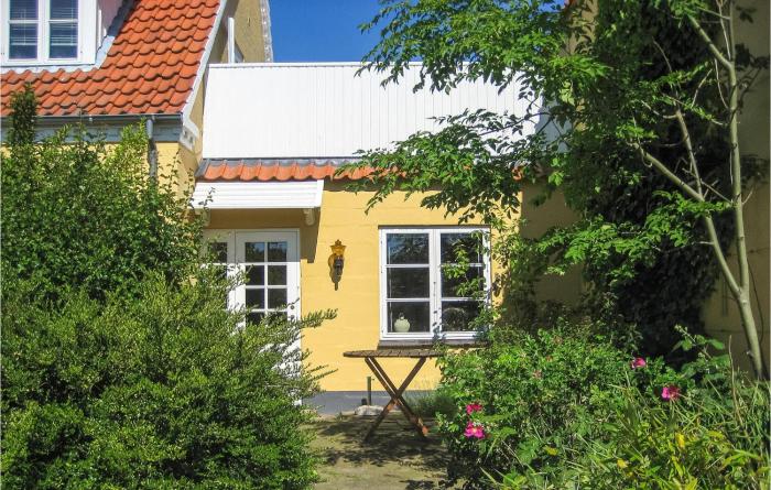 Awesome Apartment In Gudhjem With Wifi