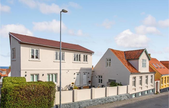 Lovely Apartment In Allinge With Wifi