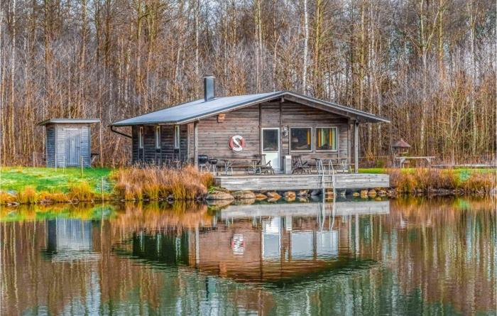 3 Bedroom Lake Front Home In Hörby