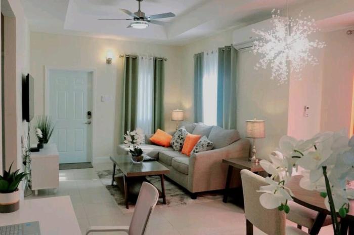 Paradise Oasis at Oceanpointe - Solar Power, Starlink WiFi, Pool and Free Parking