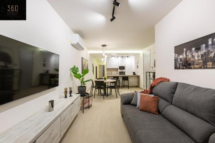 Cozy Brand new APT off Sliema Promenade & WIFI by 360 Estates