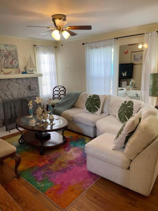 2 Bedroom Home Downtown West Palm Close to Beach