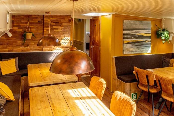 Boutique style ship 10 double cabins