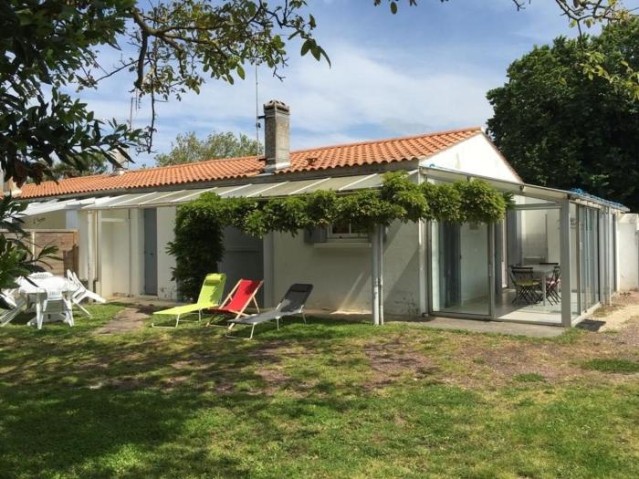 Maison de Plain-Pied à 700m de la Plage avec Jardin Privé, BBQ, et Parking – 6 Couchages - FR-1-246A-319