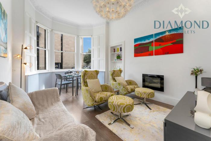 Spacious 1 Bed Ground Floor Apartment with Garden