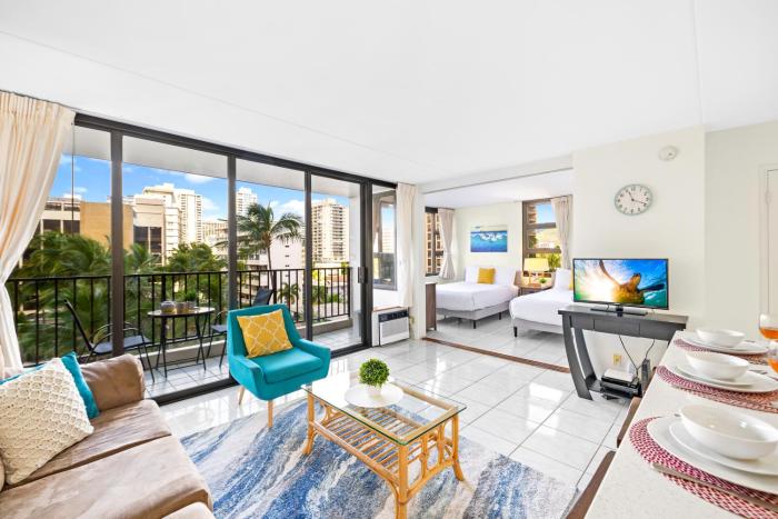 Waikiki Banyan stay with pool, hot tub & sauna