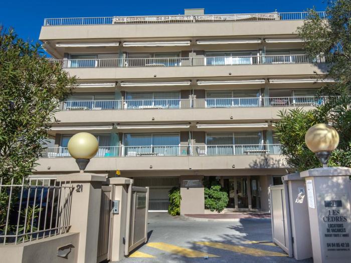 Studio climatisé pour 3 pers, à 50m de la plage, centre-ville Saint-Raphaël, WiFi, parking dispo - FR-1-466A-38