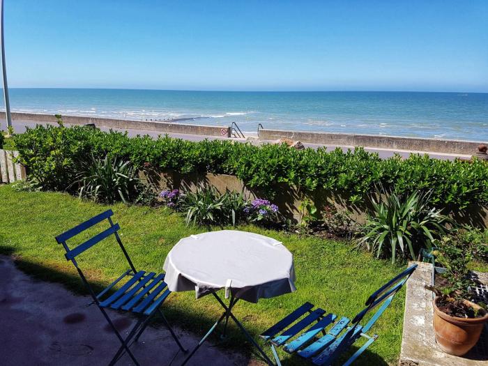 Cabourg : Appartement moderne 45 pièces, accès plage, 8 pers, jardin et terrasse, parking, WIFI - FR-1-487-304