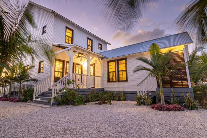 Casa Blanca and The PoolClub at Mahogany Bay