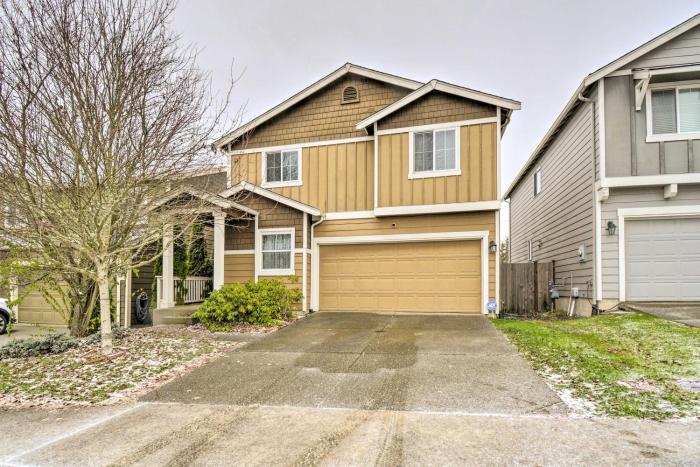 Spanaway Escape with Grill Near Tacoma!