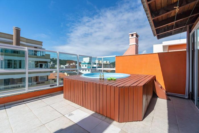 Espaçosa Cobertura Duplex com Piscina Privativa