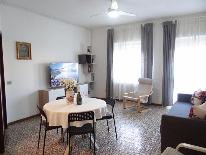 Robertas House, a few steps from the lake