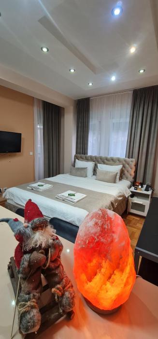 Design Apartment BUSINESS LUX 4 STAR "RIO" Completely Business LUX place in the City Center & FREE INCLUDED Industry optical WiFi & NETFLIX & Keyless code entry & FULL SMART APP & Kitchen & Washing machine & Wide terrace & SECURE 2 Parking place