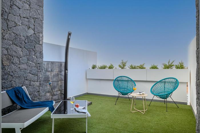 La Marinera House - Near the beach, Air-Con, Fast Wifi and SAT tv By Lanzarote Vacation Homes