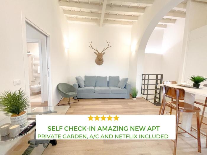 Brera - Centro Modern Apartment - Private Courtyard