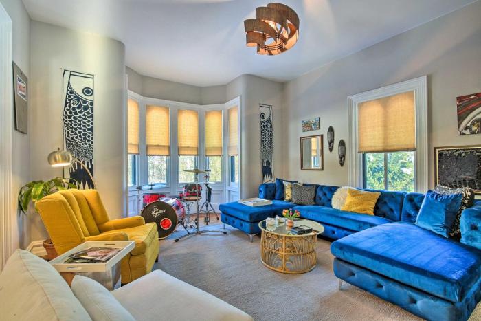 Walk to Downtown: Pet-Friendly Millerton Home!