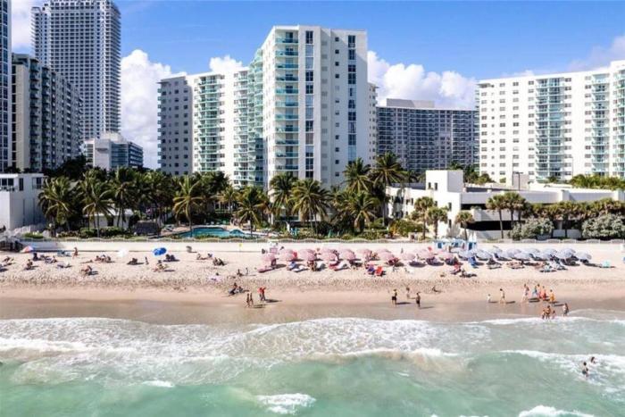 Luxury Beachfront Family-Friendly Condo