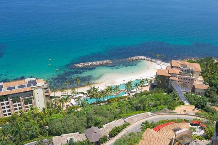 Villa Martha Garza Blanca - Heated Pool, Chef & Full Staff Included